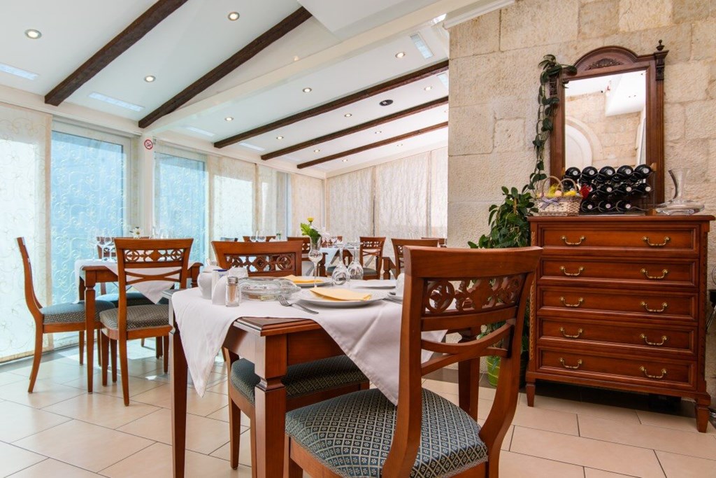 Hotel Vila Sikaa: Restaurant