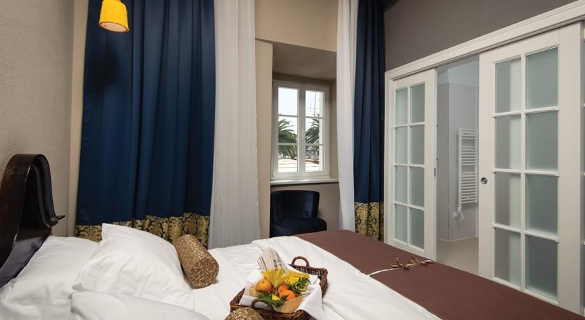 XII Century Heritage Hotel Trogir: Room JUNIOR SUITE SEA VIEW