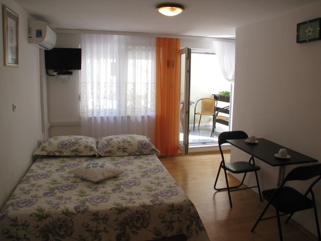 Vodice city apartments: Room APARTMENT STANDARD