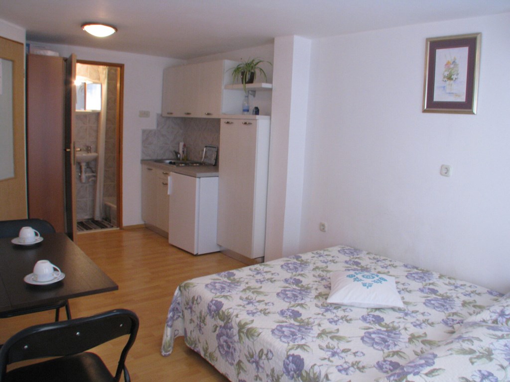 Vodice city apartments: Room APARTMENT STANDARD