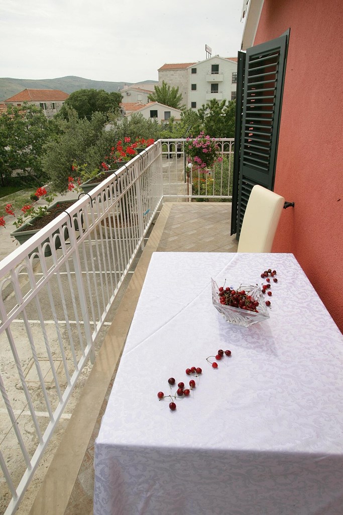 Villa Rustica Dalmatia Depadance: Room APARTMENT CAPACITY 4 TWO BEDROOMS