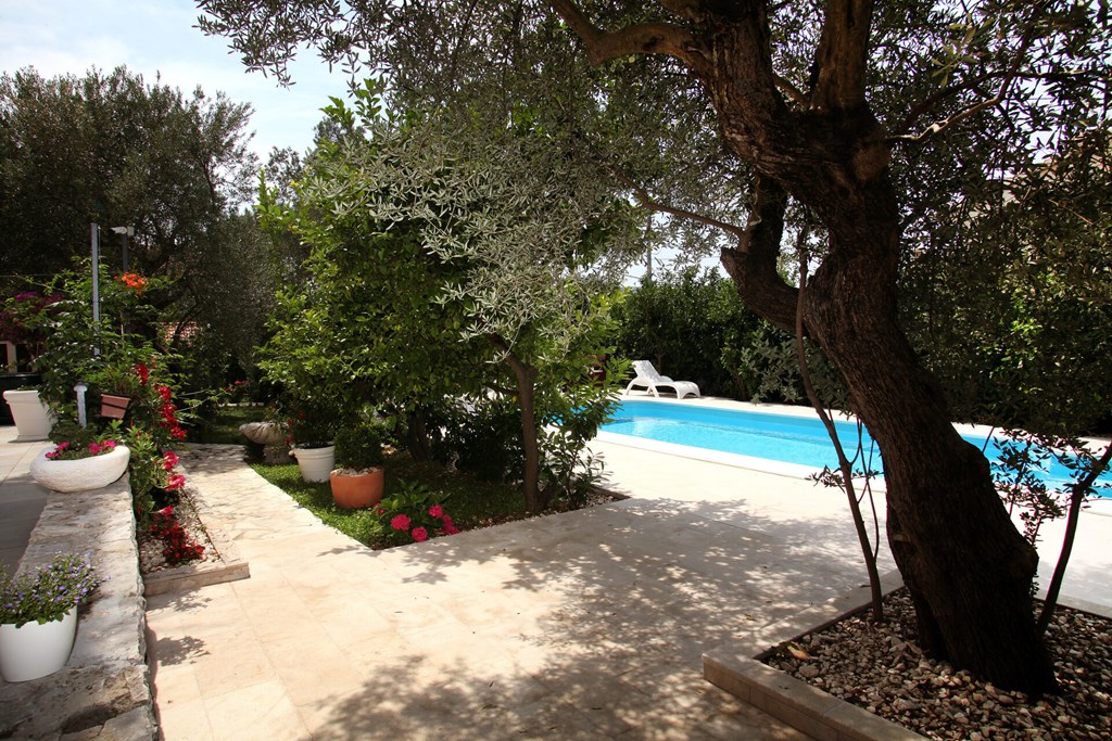 Villa Rustica Dalmatia Depadance: Room APARTMENT CAPACITY 4 TWO BEDROOMS