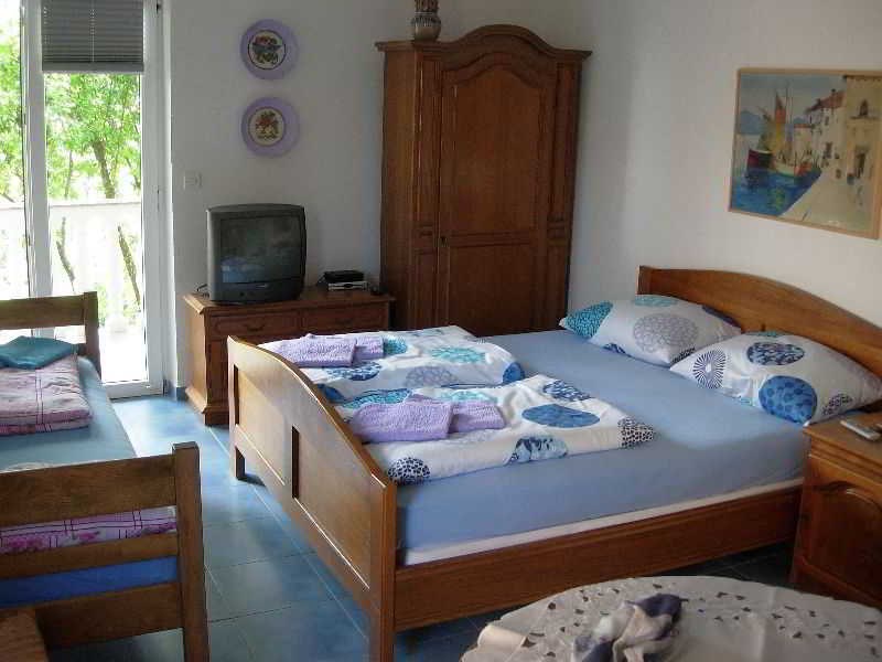 Apartments Moreta: Room