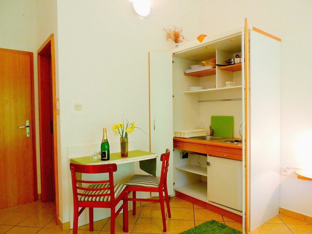 Apartments Luna: Room STUDIO CAPACITY 2