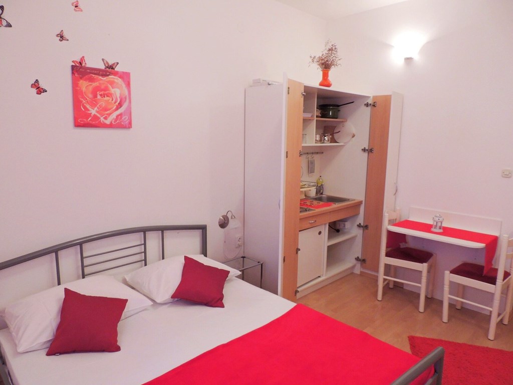 Apartments Luna: Room STUDIO CAPACITY 2