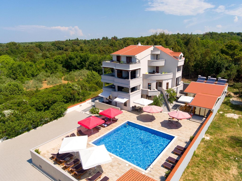 Aparthotel Villa Plat: General view