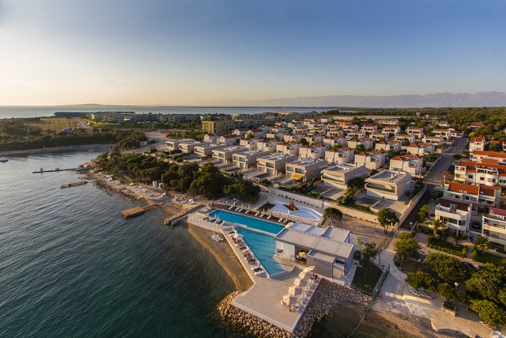 Sunnyside Apartments Petrcane: General view