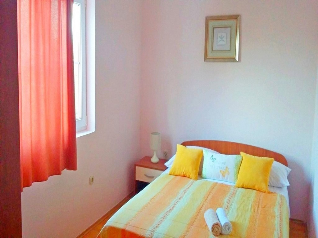 Apartments Burmeta: Room APARTMENT CAPACITY 5 TWO BEDROOMS