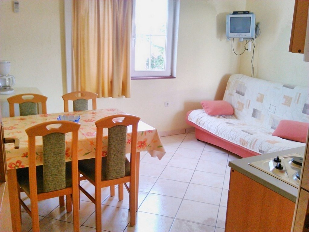 Apartments Burmeta: Room APARTMENT CAPACITY 5 TWO BEDROOMS