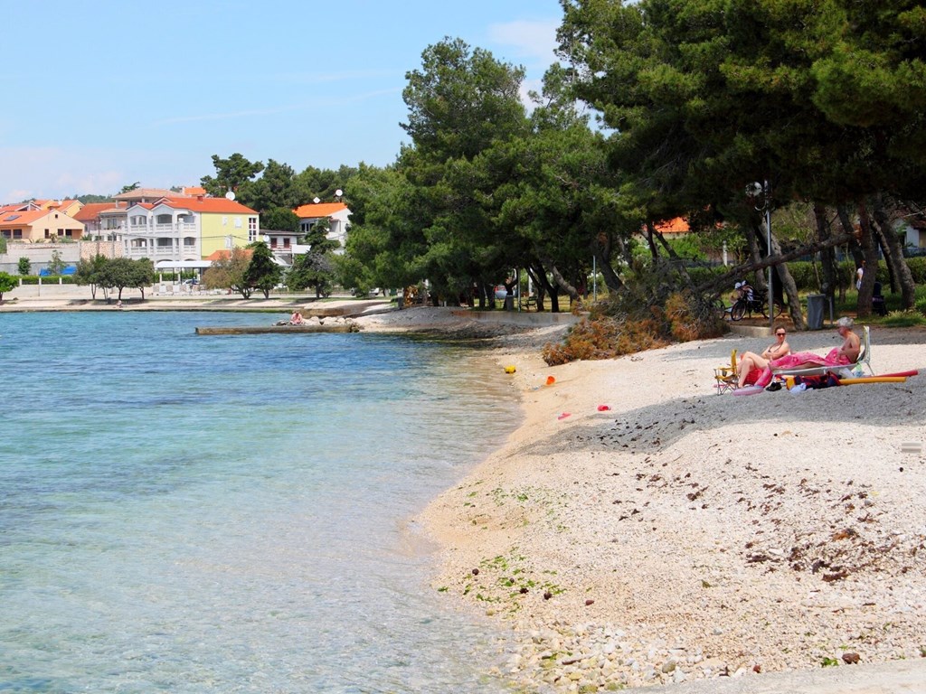 Apartments Bibic: Beach