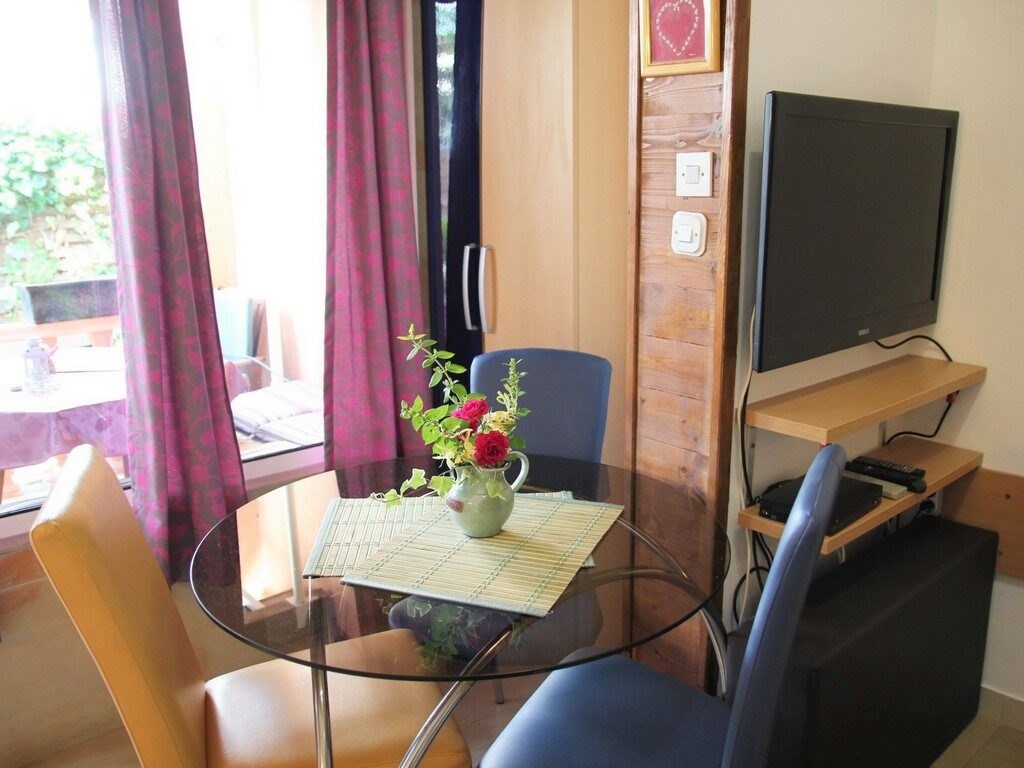 Apartments Ljiljana: Room APARTMENT CAPACITY 3