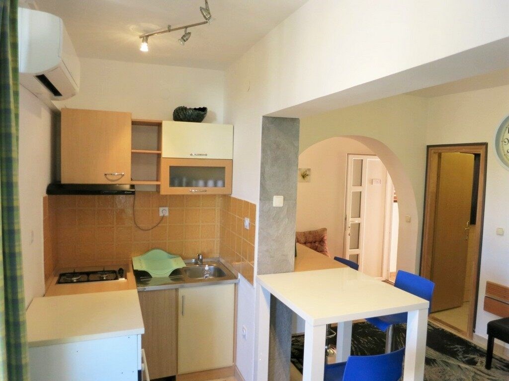 Apartments Ljiljana: Room APARTMENT CAPACITY 5 TWO BEDROOMS