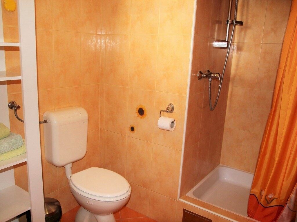 Apartments Ljiljana: Room APARTMENT CAPACITY 5 TWO BEDROOMS