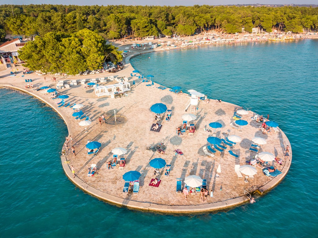 Zaton Holiday Resort 3*: Beach