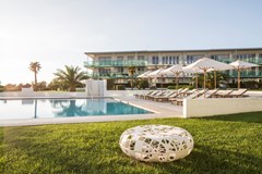 Falkensteiner Premium Apartments Senia: Pool - photo 17