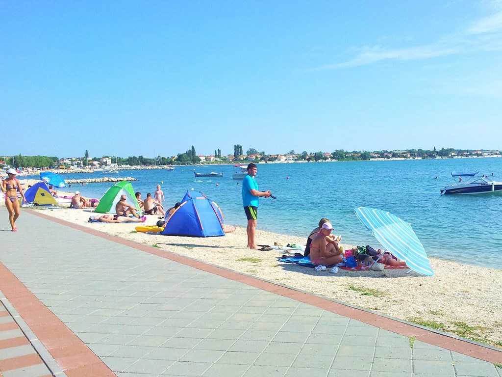 Apartments Nikola: Beach