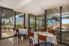 Iberostar Bellevue: Restaurant - photo 16