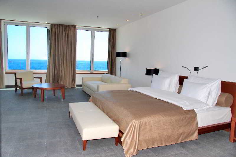 Avala Resort & Villas: Room