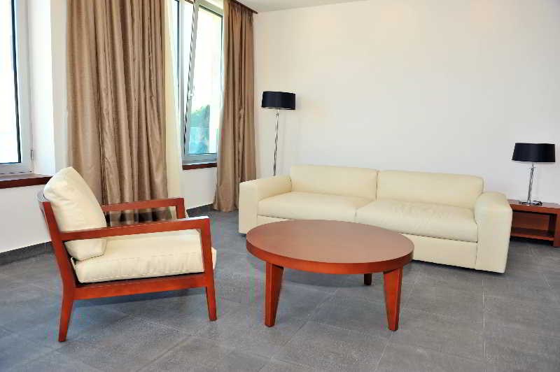 Avala Resort & Villas: Room