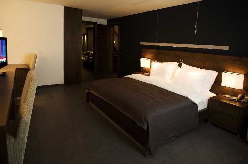 Avala Resort & Villas: Room