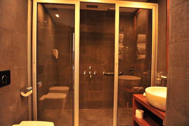 Avala Resort & Villas: Room