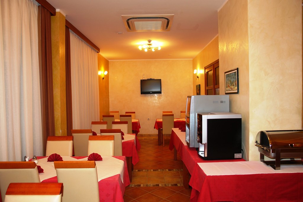 Garni Hotel Fineso: Restaurant