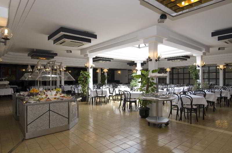 Slovenska Plaza: Restaurant