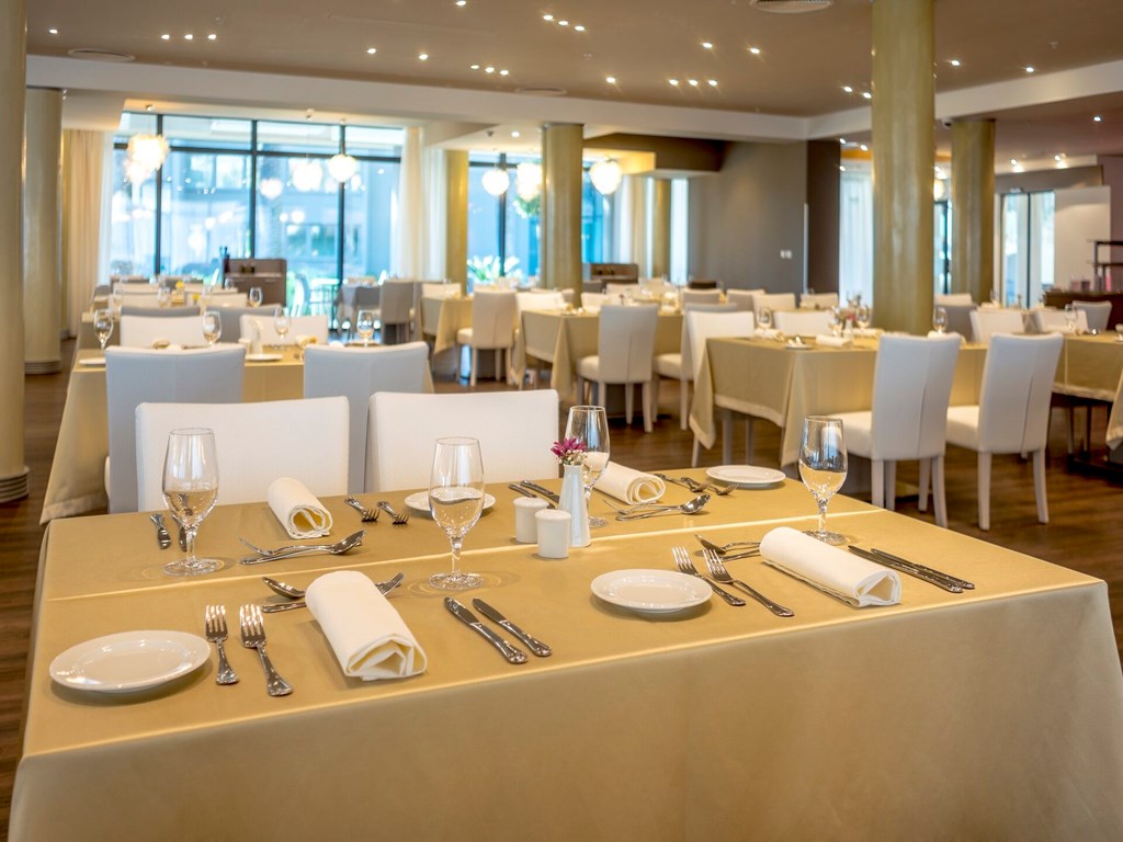 Palmon Bay Hotel & Spa: Restaurant