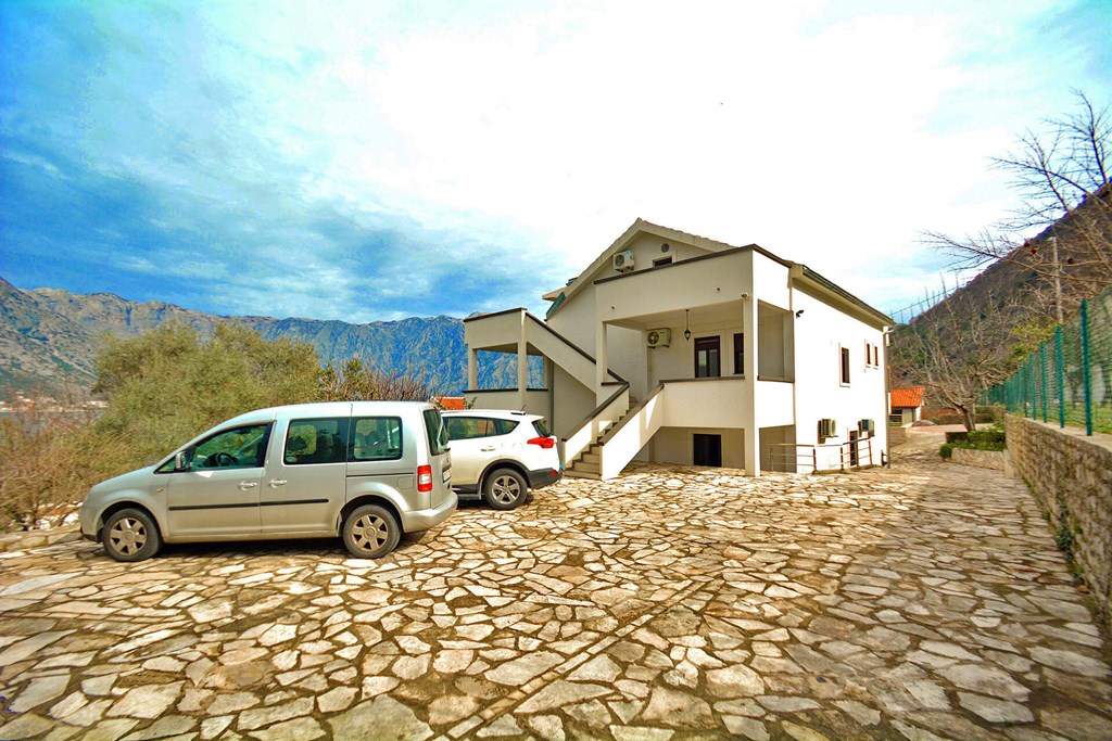 Cattaroom Apartments: General view