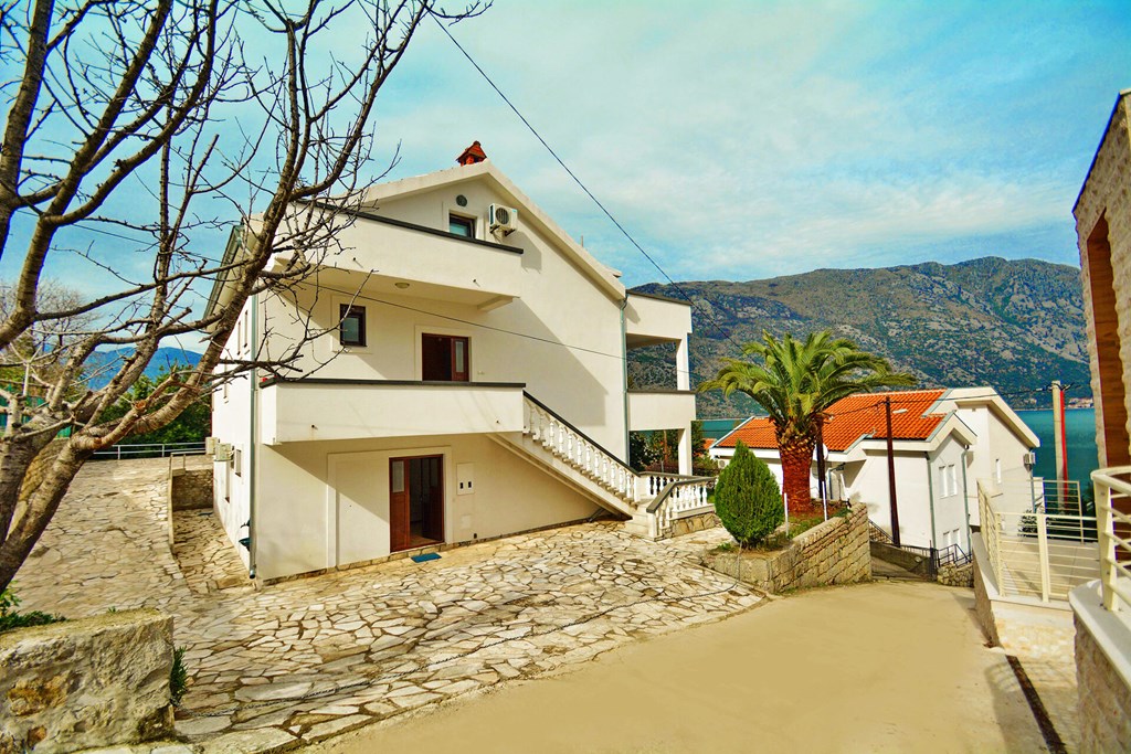 Cattaroom Apartments: General view