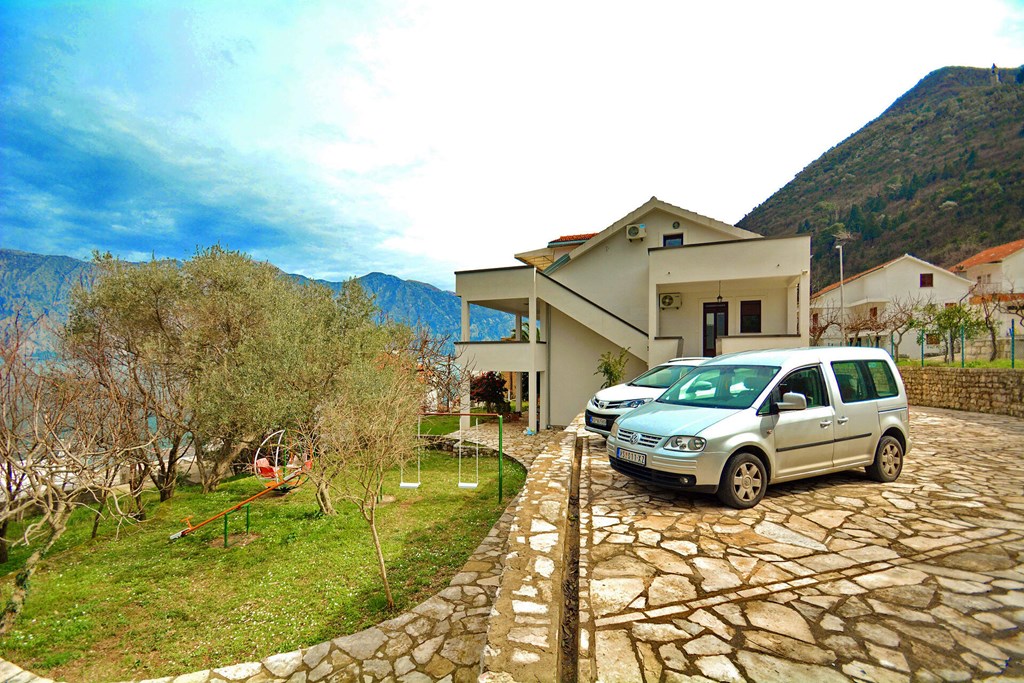 Cattaroom Apartments: General view