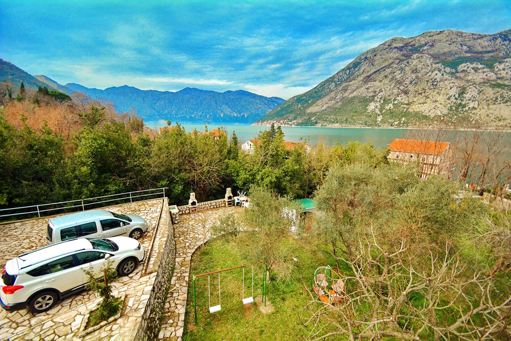 Cattaroom Apartments: General view