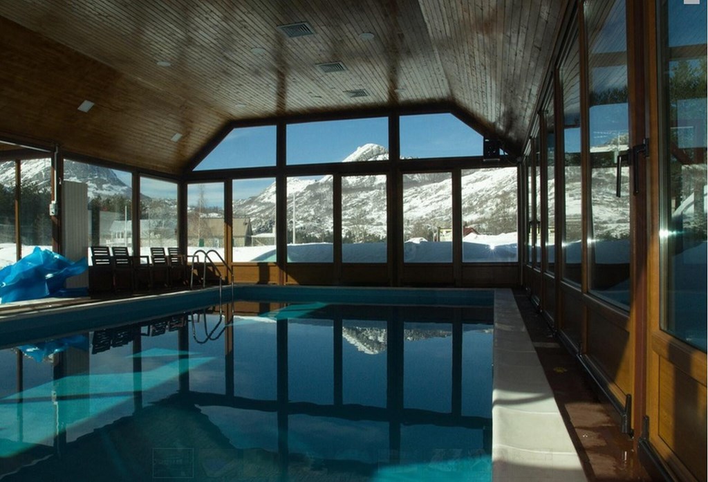 Monte Rosa: Pool