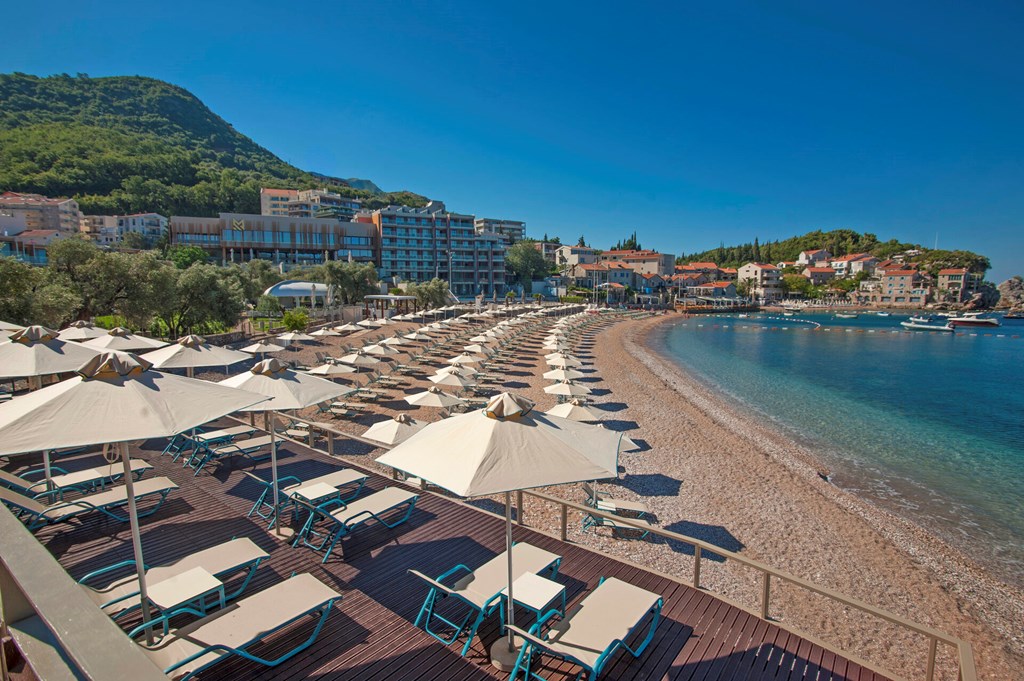 Maestral Resort & Casino: Beach