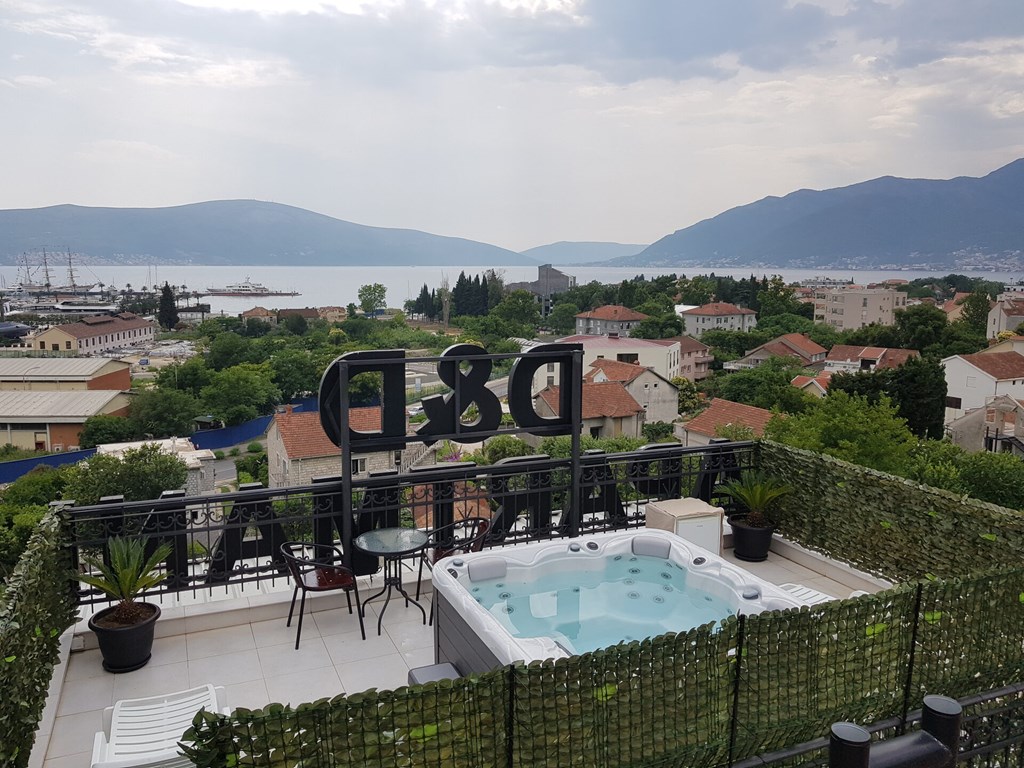 D&D Apartments Tivat: Pool