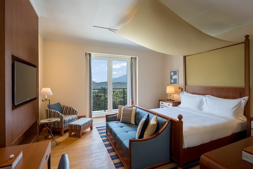 Regent Porto Montenegro Hotel: Room DOUBLE DELUXE MOUNTAIN VIEW