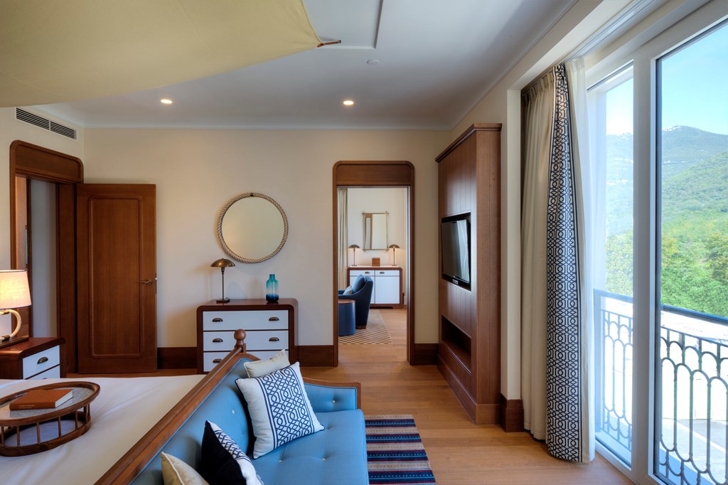 Regent Porto Montenegro Hotel: Room SUITE MOUNTAIN VIEW