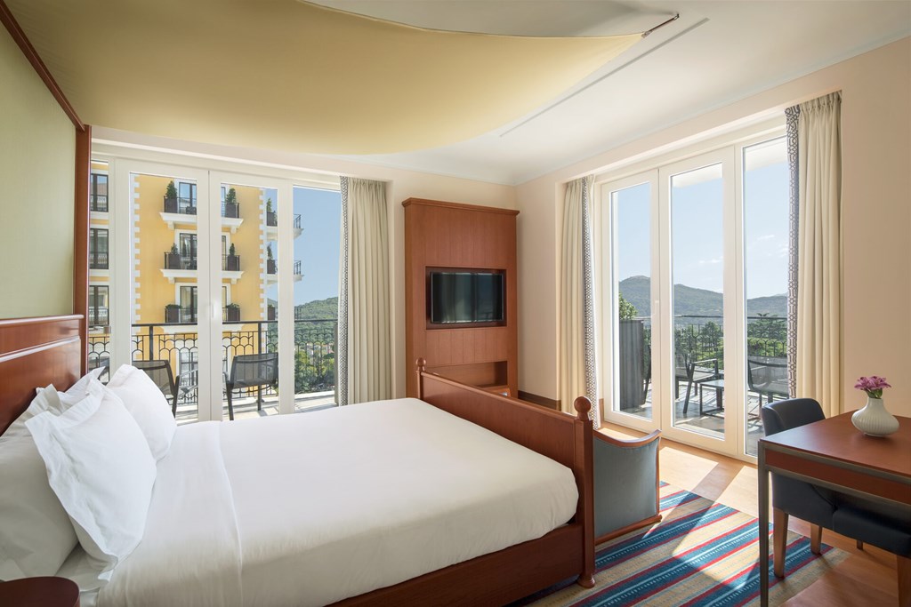 Regent Porto Montenegro Hotel: Room JUNIOR SUITE STANDARD