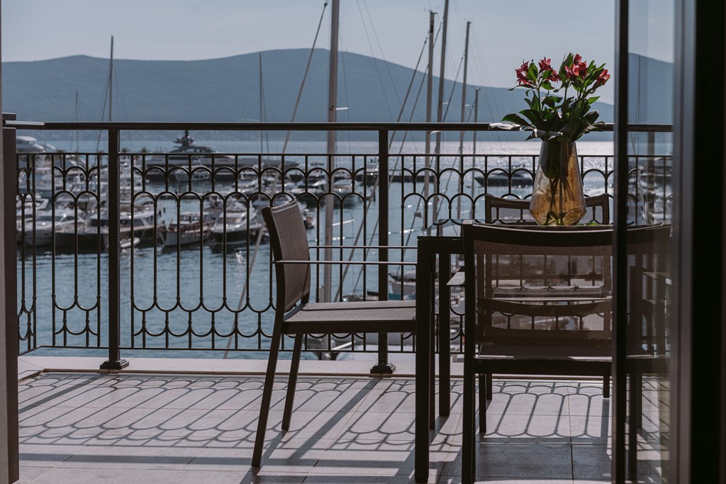 Regent Porto Montenegro Hotel: Room DOUBLE DELUXE SEA VIEW