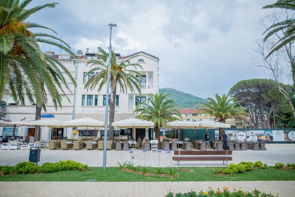 Hotel Astoria Tivat: General view