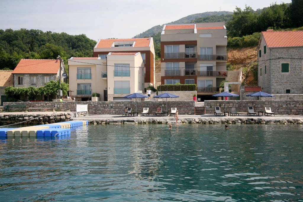 Jelena Villa & Apartments: General view