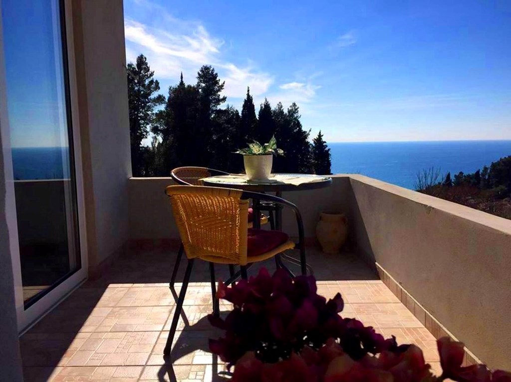 Apartments Lungo Mare: Room STUDIO SEA VIEW WITH BALCONY