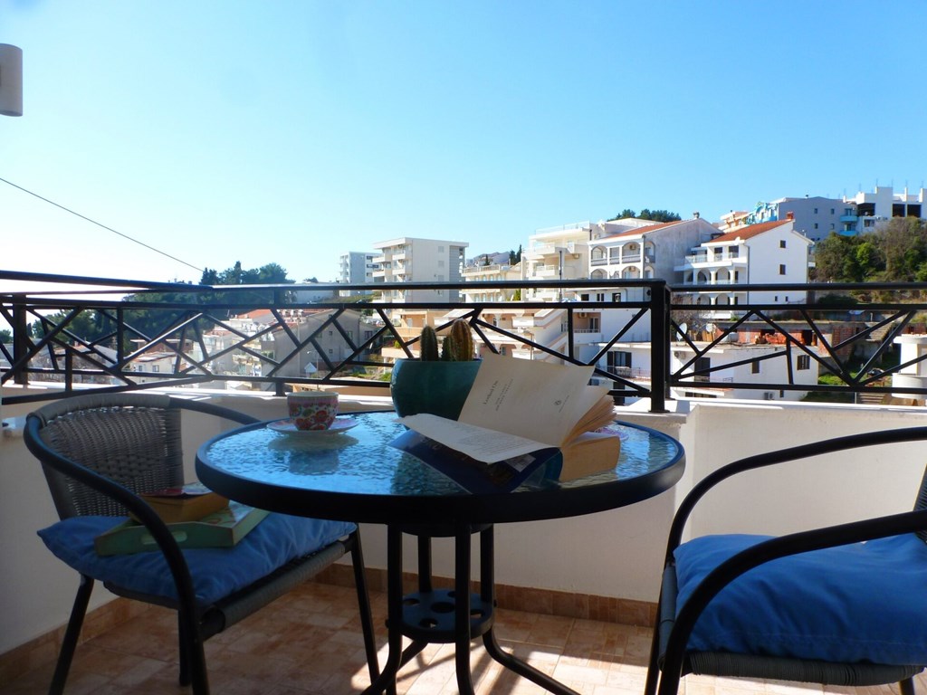 Apartments Lungo Mare: Room STUDIO SEA VIEW WITH BALCONY