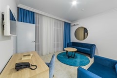 Bely`j pesok Otel`: Люкс 4-местый 3-комнатный - photo 7