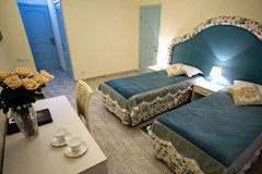 Franczuzskij kvartal Otel`: Семейный 4-местный 2-комнатный - photo 22