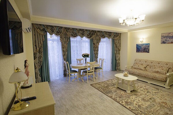 Franczuzskij kvartal Otel`: Люкс 2-местный 2-комнатный