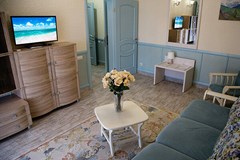 Franczuzskij kvartal Otel`: Люкс 2-местный 2-комнатный - photo 27