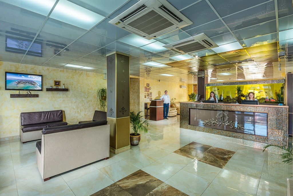 Grand Kruiz  Otel`: Ресепшн