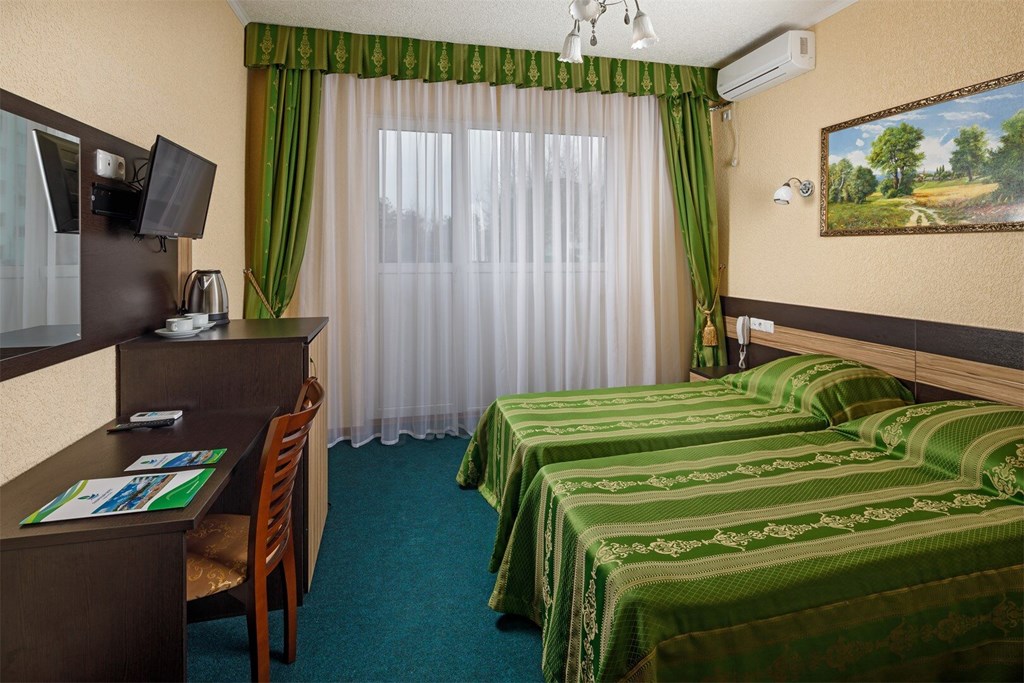 Lazurny`j bereg(Anapa) Park-otel`: Стандарт 2-местный с фр.балконом Стандартный 2-местный (с французским балконом)