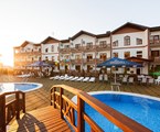 Long Beach Klubny`j otel`: Территория